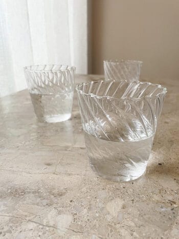 Håndlavet vandglas med swirls fra Icehndorf