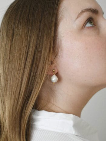 La Goutte De Perle Earrings, Gold