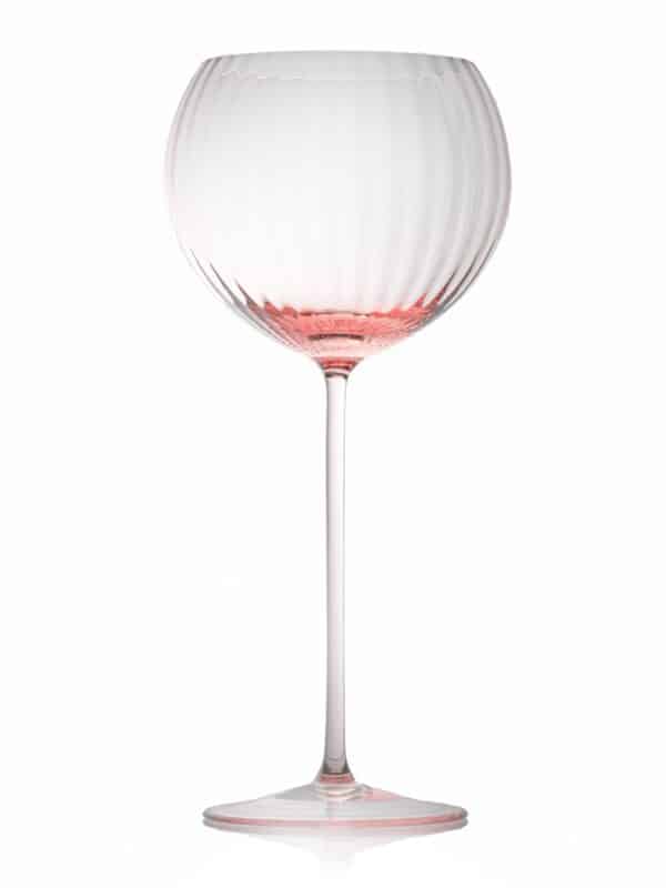 Rødvins glas i farven rosa med ripple detaljer